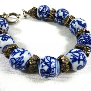 VTG White & Blue Round Porcelain beads silver tone spacers clasp bracelet 8"L